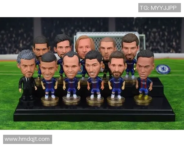 足球明星手办精美展示图集领略球场传奇的魅力与风采 足球明星手办精美展示图集领略球场传奇的魅力与风采